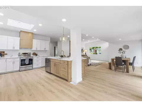Kitchen - 1745 23rd Ave, Longview, WA 98632 photo 5 of 5