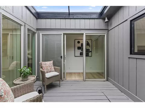 Exterior - 1745 23rd Ave, Longview, WA 98632 photo 5 of 9