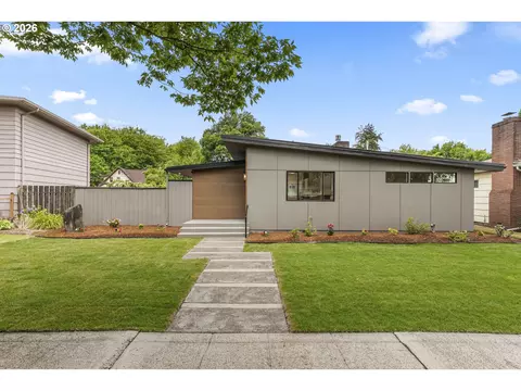 Exterior - 1745 23rd Ave, Longview, WA 98632 photo 3 of 9