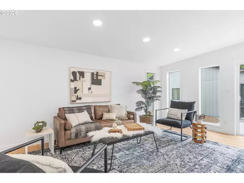 Living - 1745 23rd Ave, Longview, WA 98632 photo 6 of 6