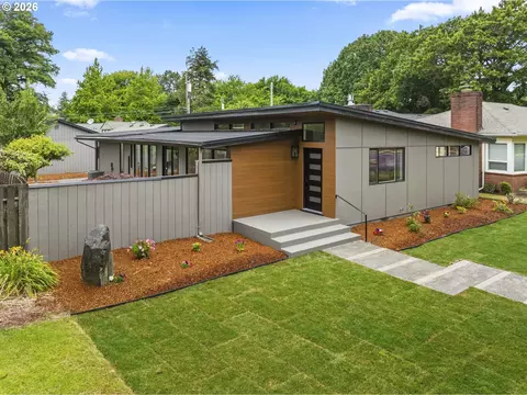 Exterior - 1745 23rd Ave, Longview, WA 98632 photo 2 of 9