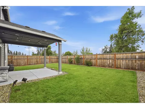 Exterior - 5286 Squirrel St, Springfield, OR 97478 photo 4 of 9