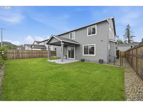 Exterior - 5286 Squirrel St, Springfield, OR 97478 photo 2 of 9