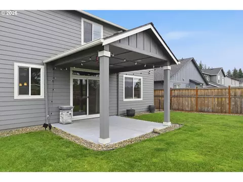 Exterior - 5286 Squirrel St, Springfield, OR 97478 photo 5 of 9