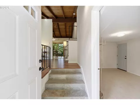Entry Way - 1522 Russet Dr, Eugene, OR 97401 photo 2 of 2