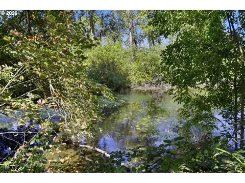 View/Area - 1522 Russet Dr, Eugene, OR 97401 photo 1 of 1