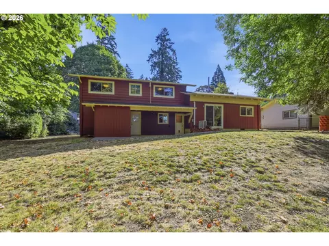 Exterior - 1522 Russet Dr, Eugene, OR 97401 photo 1 of 6