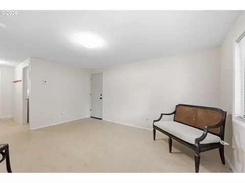 Living - 1522 Russet Dr, Eugene, OR 97401 photo 4 of 4