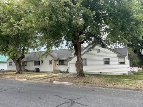 2327 4th St, Baker City, OR 97814