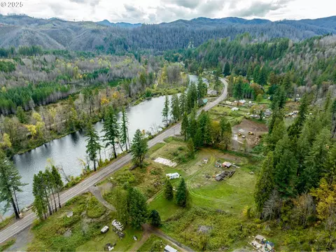 49687 Mckenzie Hwy, Vida, OR 97488