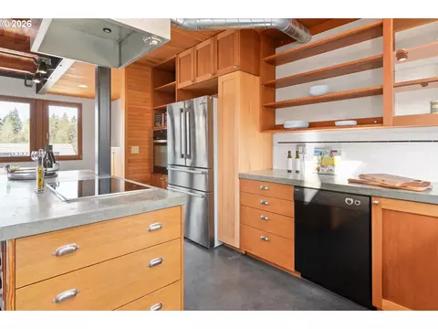 Kitchen - 321 Mill St #4, Eugene, OR 97401 photo 5 of 7