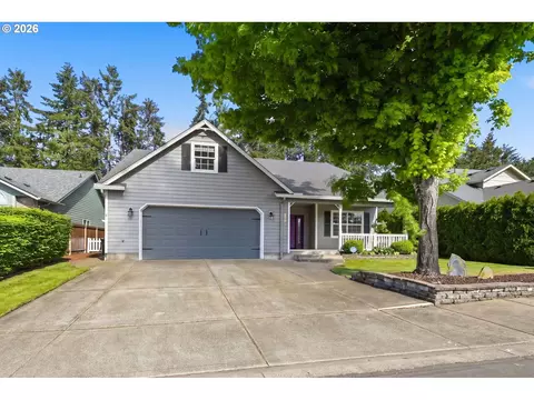 667 72nd St, Springfield, OR 97478