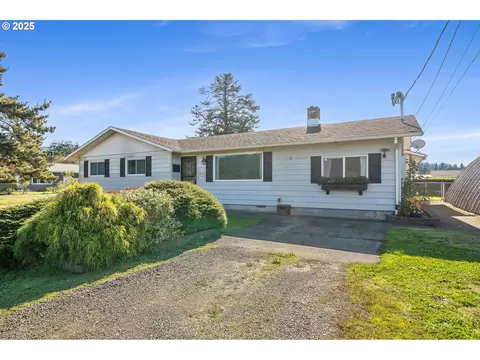 8675 Fairview Rd, Tillamook, OR 97141