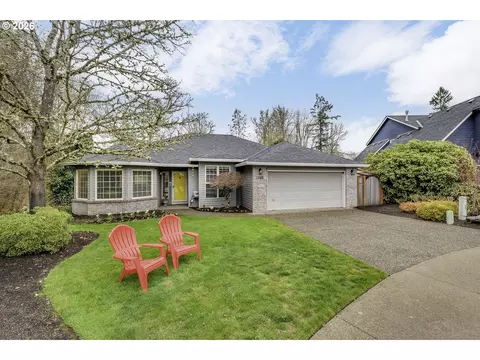 2484 NE Nicki Ct, Hillsboro, OR 97124