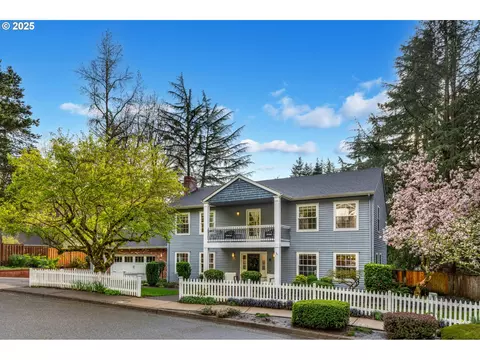 9 Buckingham Ter, Lake Oswego, OR 97034