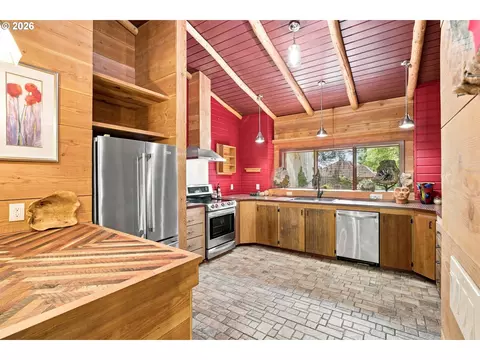 Kitchen - 33195 SE Highway 224, Estacada, OR 97023 photo 3 of 4