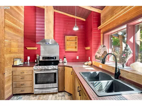 Kitchen - 33195 SE Highway 224, Estacada, OR 97023 photo 4 of 4
