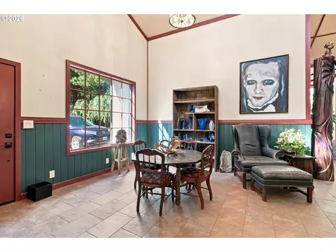 Dining - 33195 SE Highway 224, Estacada, OR 97023 photo 3 of 3