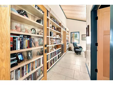 Entry Way - 33195 SE Highway 224, Estacada, OR 97023 photo 1 of 3