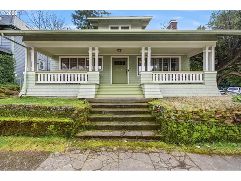 2604 SE Washington St, Portland, OR 97214