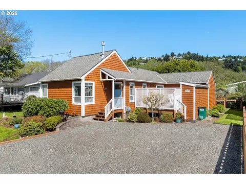 610 S Anchor St, Rockaway Beach, OR 97136