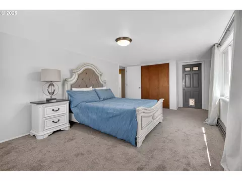 Bedroom - 2245 Devos St, Eugene, OR 97402 photo 1 of 9