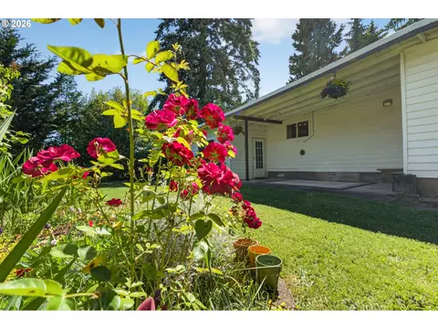 Exterior - 2245 Devos St, Eugene, OR 97402 photo 15 of 18