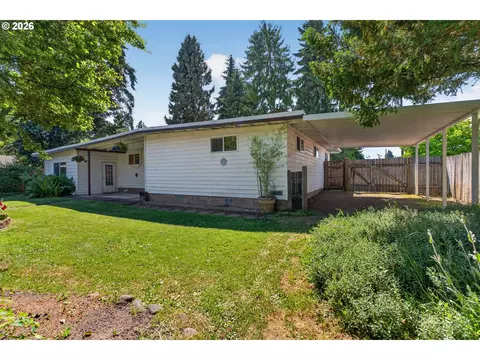 Exterior - 2245 Devos St, Eugene, OR 97402 photo 6 of 18