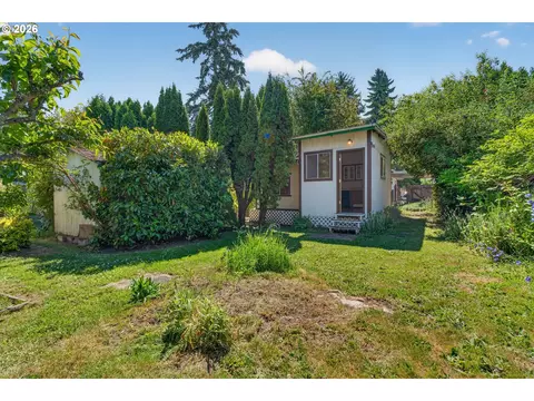 Exterior - 2245 Devos St, Eugene, OR 97402 photo 14 of 18