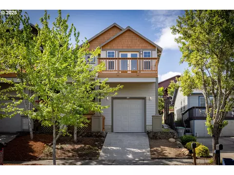 2877 Hazel Ave, Hood River, OR 97031