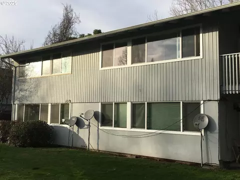 2070 W 16th Way, Eugene, OR 97402