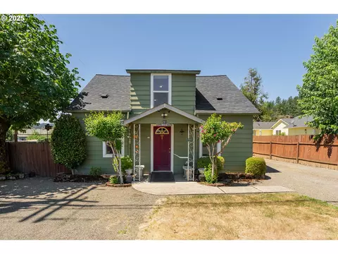 261 Pine St, Sutherlin, OR 97479