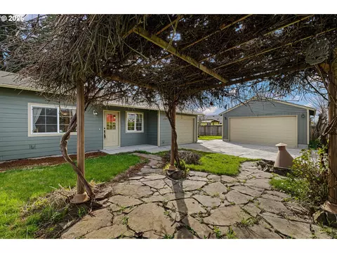 1519 Taney St, Eugene, OR 97402