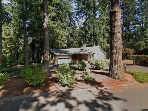 20927 S Nonie Ct, Oregon City, OR 97045