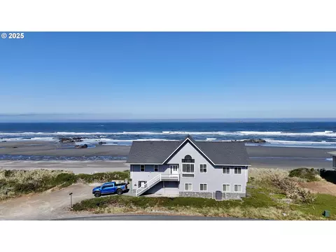 93830 Low Tide Dr, Gold Beach, OR 97444