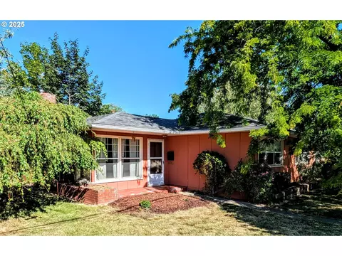1302 2nd St, La Grande, OR 97850