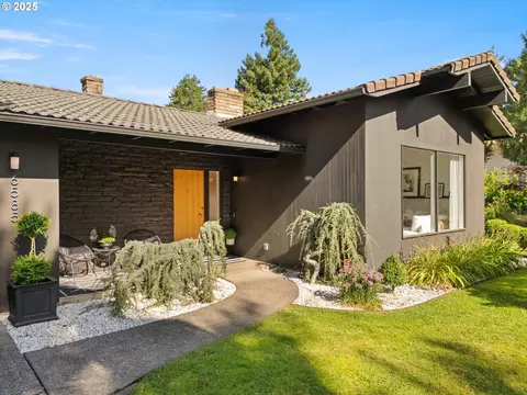 6585 SW 89th Pl, Portland, OR 97223