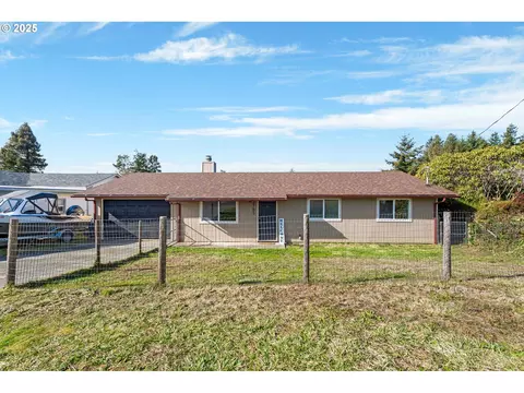 2765 34th St, Coos Bay, OR 97420