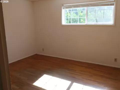 Bedroom - 1805 Hemlock St, Eugene, OR 97404 photo 1 of 6