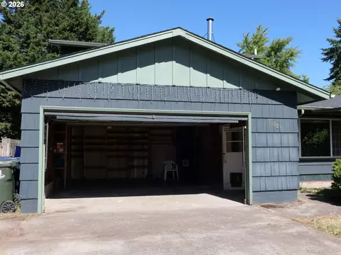 Exterior - 1805 Hemlock St, Eugene, OR 97404 photo 4 of 9