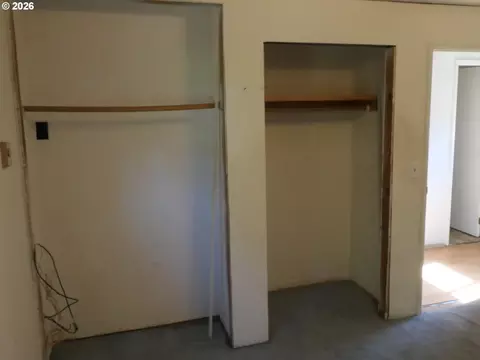 Bedroom - 1805 Hemlock St, Eugene, OR 97404 photo 5 of 6
