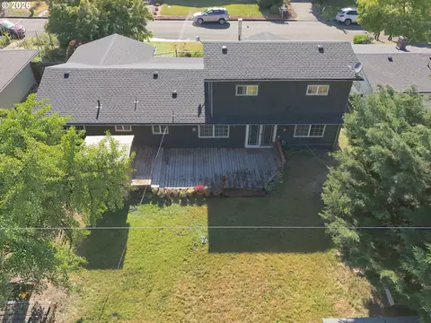 Exterior - 1805 Hemlock St, Eugene, OR 97404 photo 11 of 11