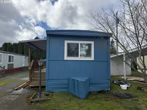 13045 SE Stark St #6, Portland, OR 97233
