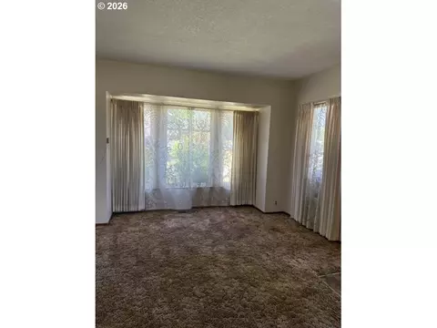 Living - 507 S 11th Ave, Cornelius, OR 97113 photo 4 of 6