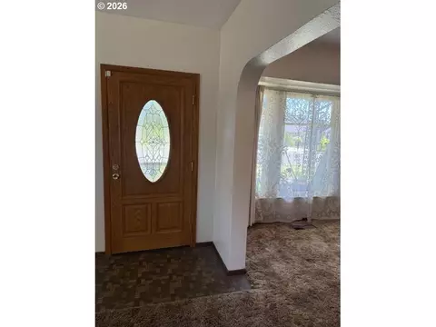 Entry Way - 507 S 11th Ave, Cornelius, OR 97113 photo 1 of 2
