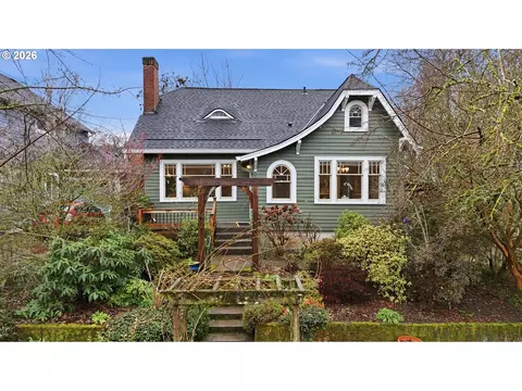 9752 N Ivanhoe St, Portland, OR 97203