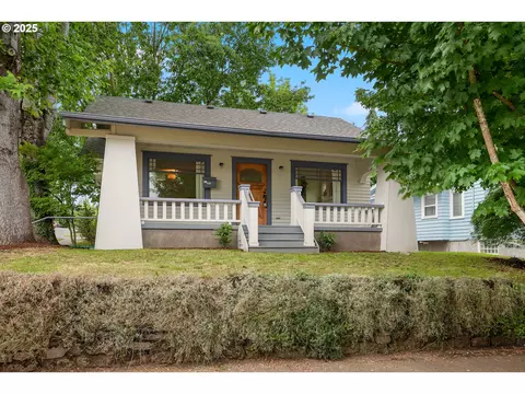 2005 SE Pine St, Portland, OR 97214