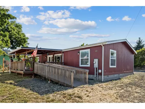 465 SE Gregory Dr, Winston, OR 97496
