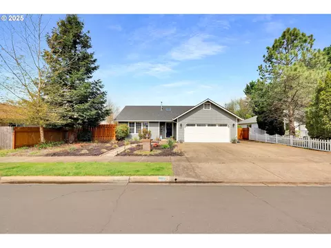 553 Calumet Ave, Eugene, OR 97404