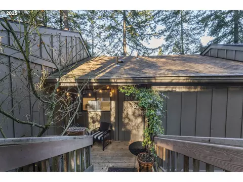 204 Trailside Loop, Eugene, OR 97405